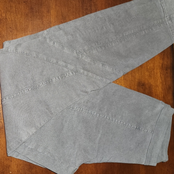 DONNA KARAN Casual Luxe - Picture 2 of 5